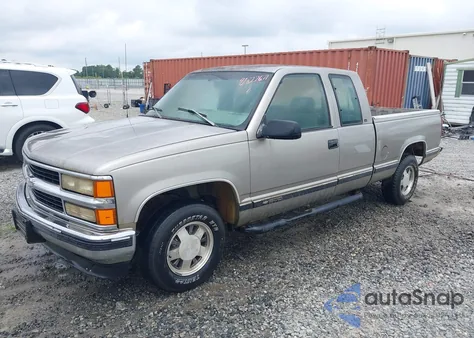 1998 Chevrolet C1500 Fleetside Cmi z USA, uszkodzony, nr VIN 1GCEC19M3WE207289